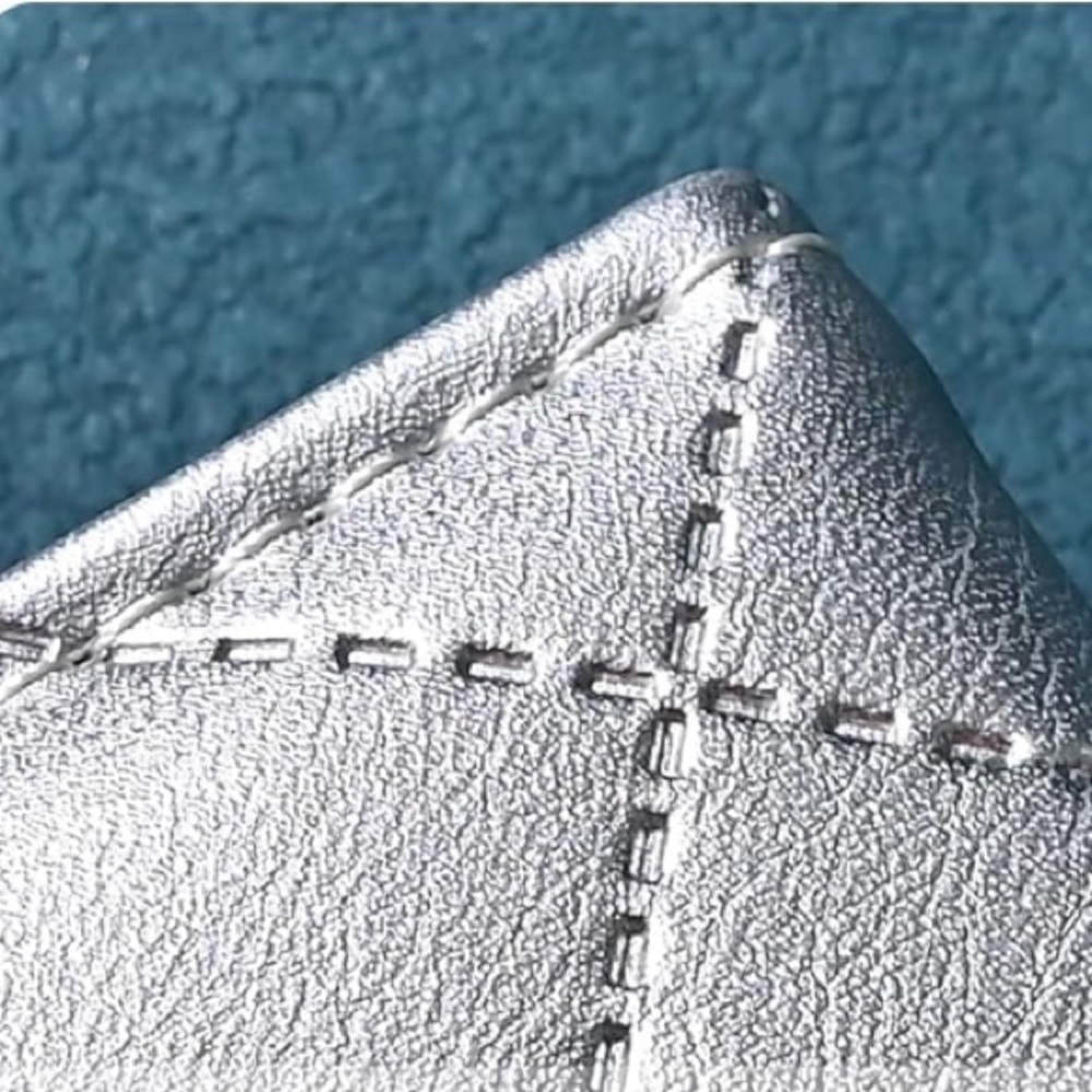 🎀NEW Quilted Silver Bow Detail Heart Kiss Lock Trifold Compact Wallet - Picture 6 of 8